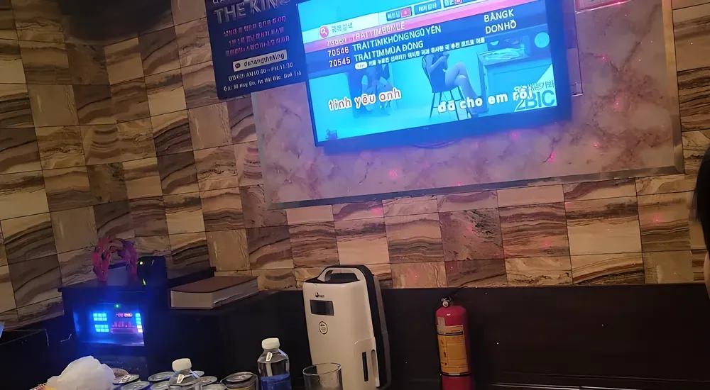 넘버원 KTV 실내