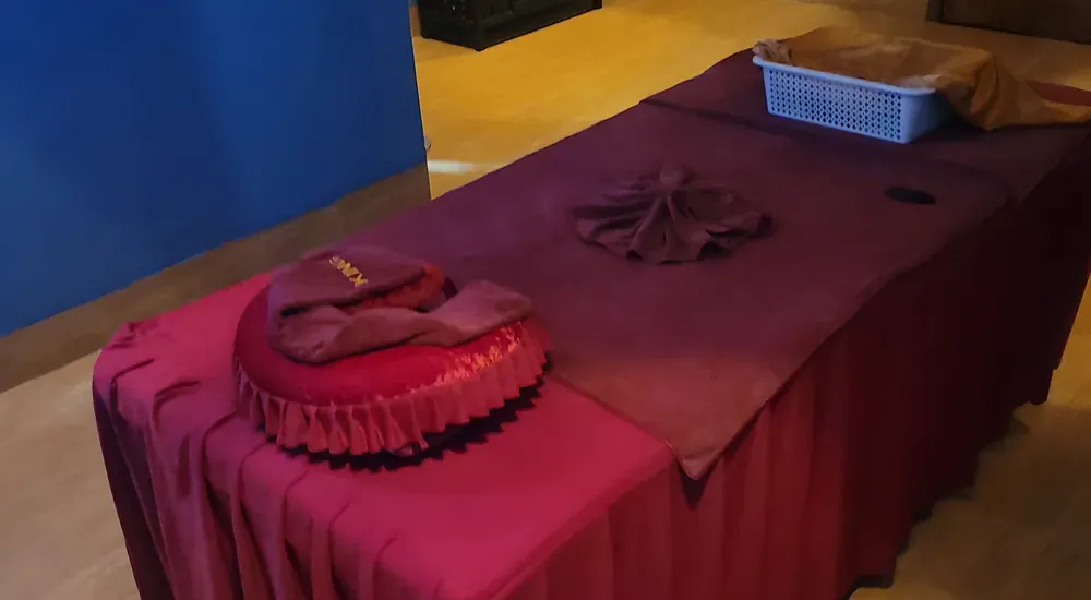 마사지 침대가 정리된 모습