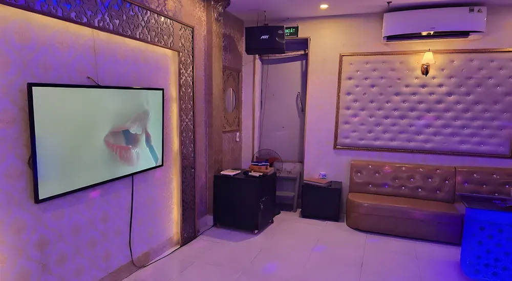 KTV 실내 장식과 스크린 이미지