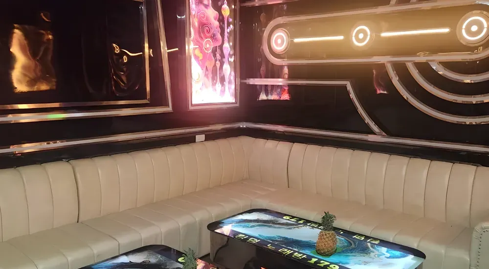 킹덤 KTV 인테리어