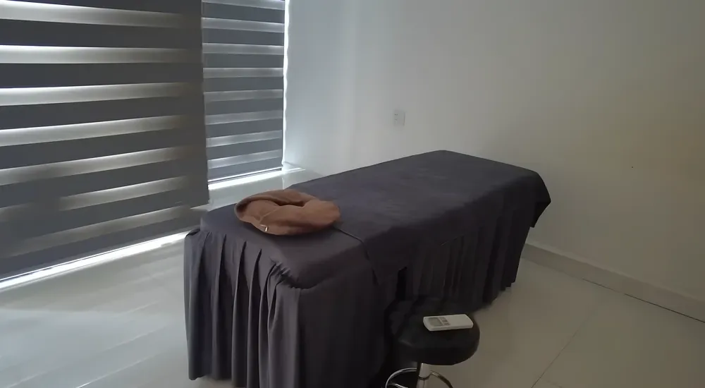 마사지 테이블과 의자